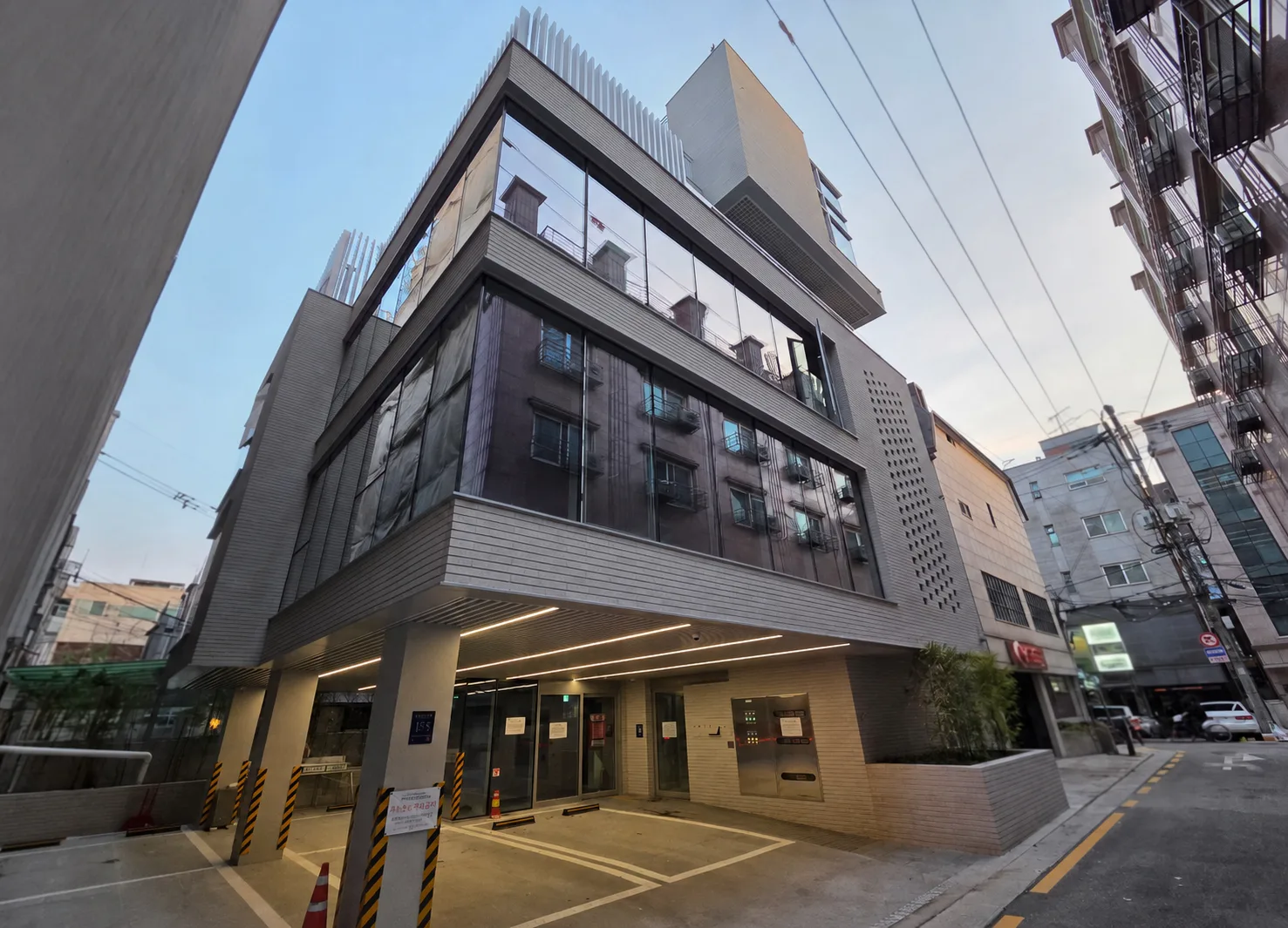 세로수길·압구정 더블 입지｜희소한 신축 사옥 매매 이미지 1